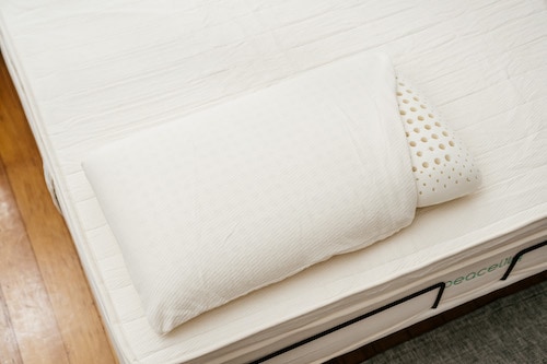 Peacelily Non-Toxic Latex Pillow